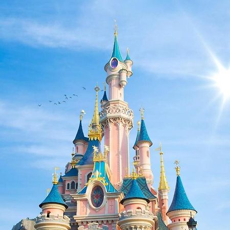 A 3 Minutes De Disneyland Монтеврен Экстерьер фото